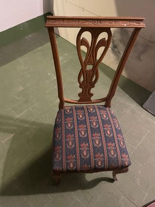 Mesa de salon y 6 sillas clasicas