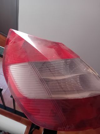 Piloto trasero Renault sceni 2