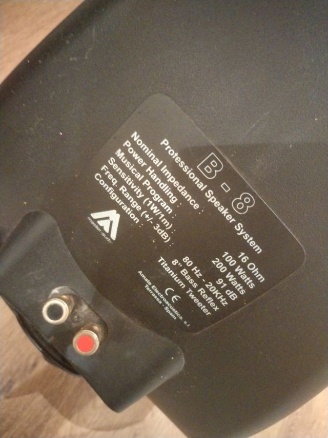 Altavoces a 60€ cada uno