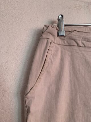 Pantalón beige elástico