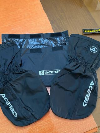 Guantes y Cubre botas de lluvia