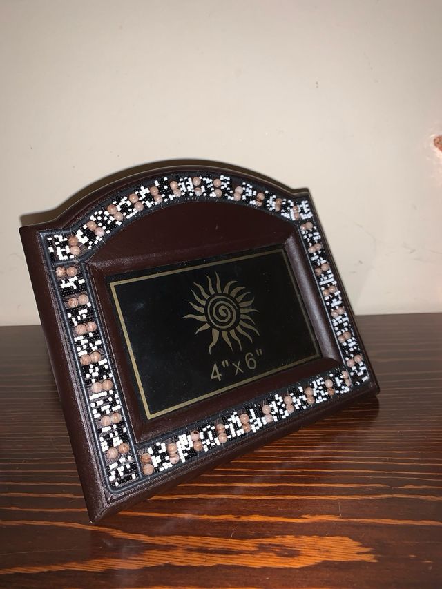 Cornice in legno, nuova