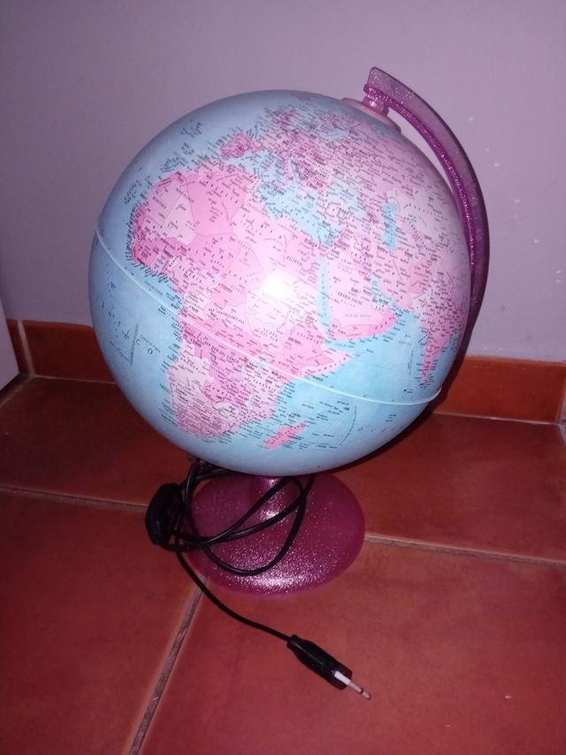 Lampara bola del mundo.