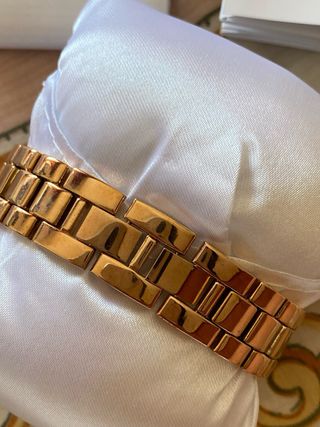 relogio oriflame com elementos swarovski