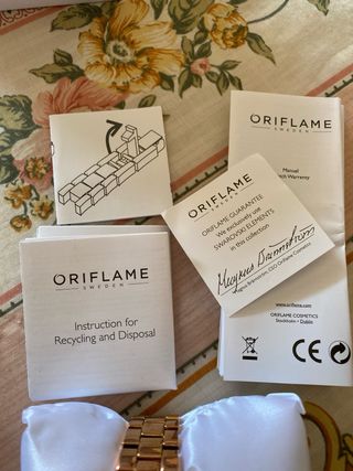 relogio oriflame com elementos swarovski