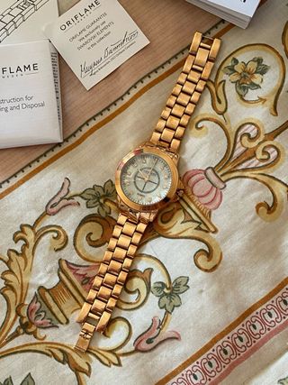 relogio oriflame com elementos swarovski