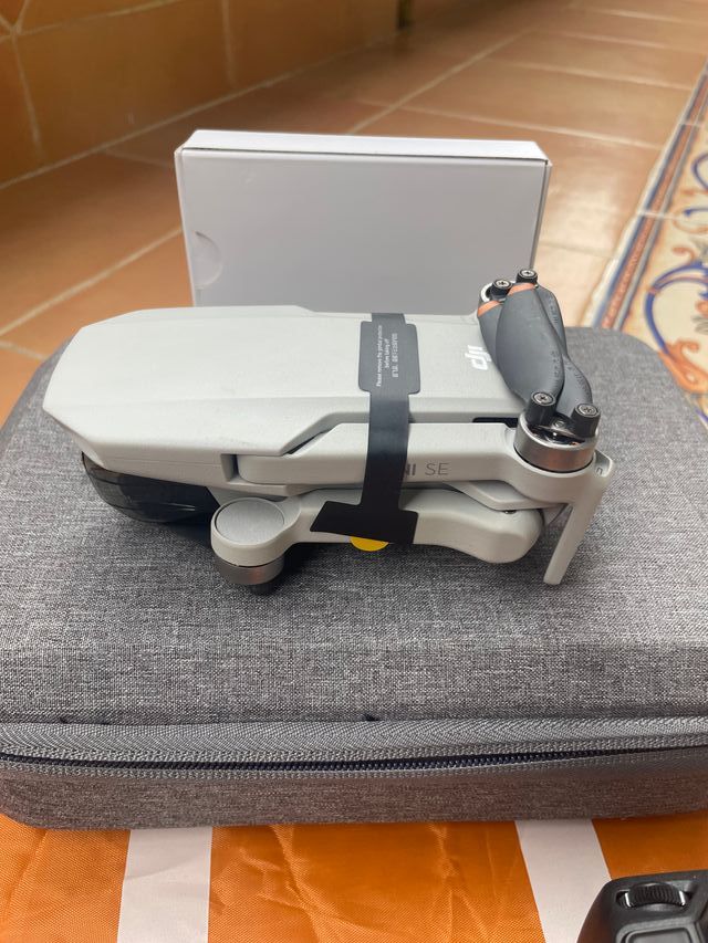 VENDO  DRON PACK DJI MINI SE VUELA MAS