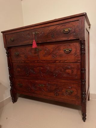 COMODA ANTIGUA Madera maciza