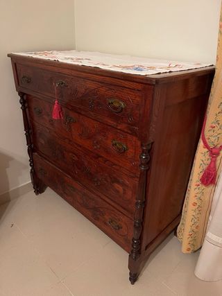 COMODA ANTIGUA Madera maciza