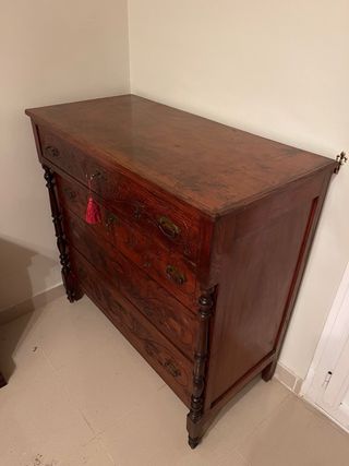 COMODA ANTIGUA Madera maciza