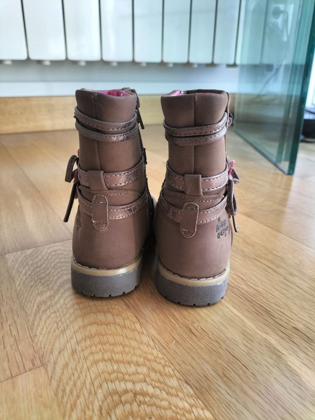 Botas niña marrón talla 23