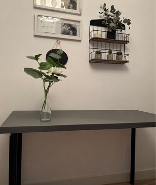 escritorio negro y gris 