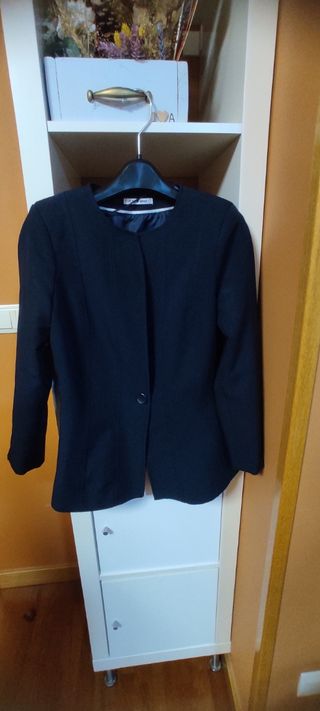 Traje azul marino ,talla 36