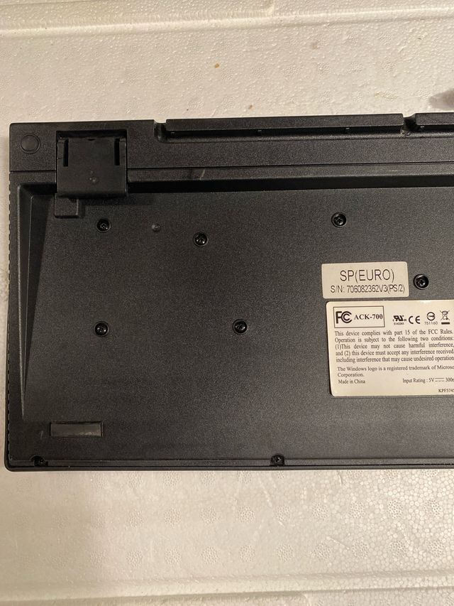 Teclado negro KPF5745