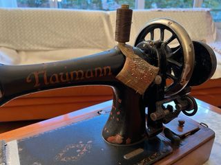 Maquina coser Naumann