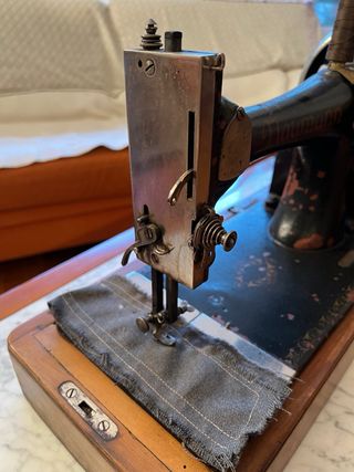 Maquina coser Naumann