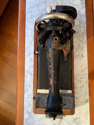 Maquina coser Naumann