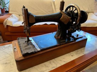 Maquina coser Naumann