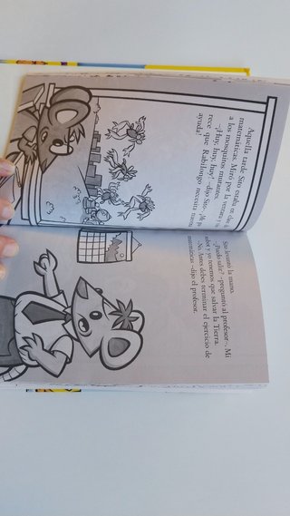 Sito Kesito y su robot gigantesco.