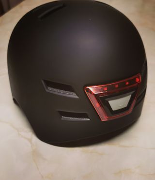 Casco con Luz X Patinete Eléctrico y Bicicleta