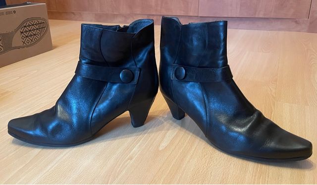 Botines negros de piel Aura