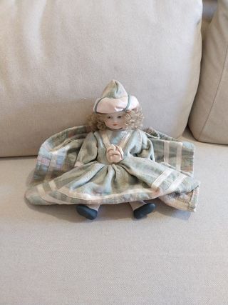 Bambola di porcellana