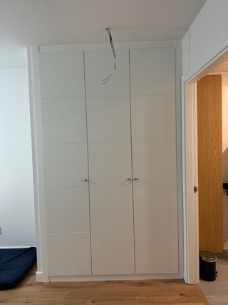 Puertas lacadas de madera de armario