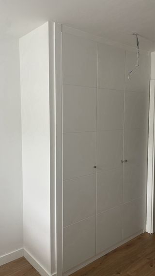 Puertas lacadas de madera de armario