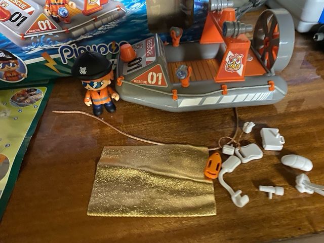 Pin y pon action lancha