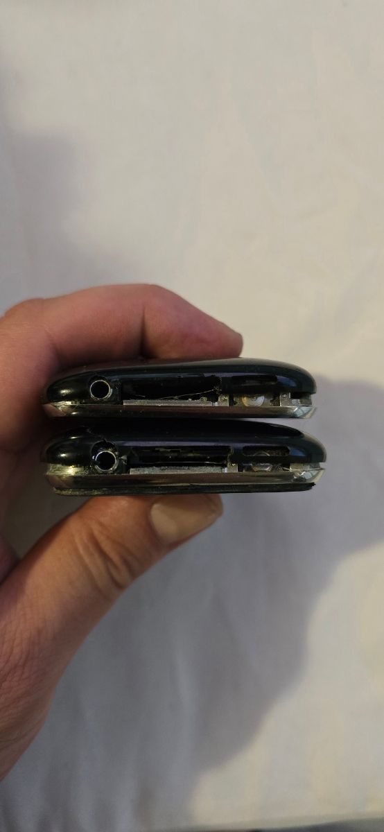 LOTTO 2 IPHONE 3 PER RICAMBI