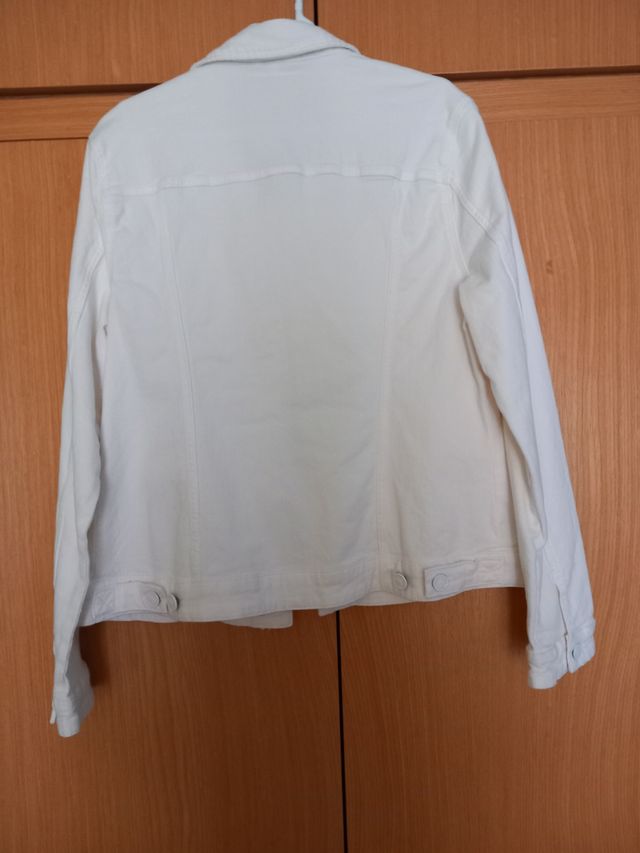 Chaqueta vaquera blanca