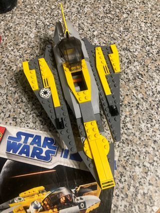 LEGO Star Wars (7669) - Anakin's Jedi starfighter