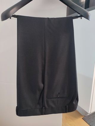 Traje de chaqueta con chaleco y corbata 