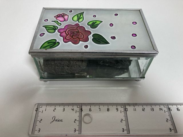 Piedra volcánica y Turmalina