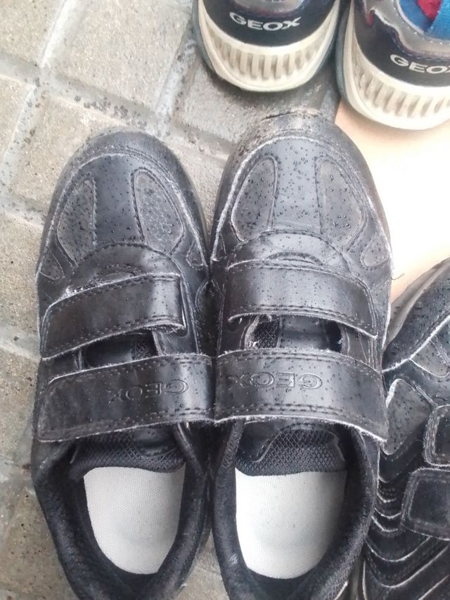 8 paia di scarpe da ginnastica per bambini taglie 30, 31 e 32