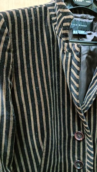 Chaqueta corta Zara tercipelo