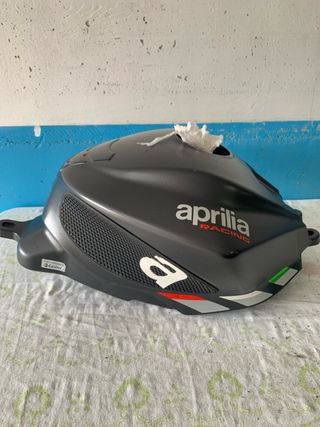 deposito gasolina aprilia rs660
