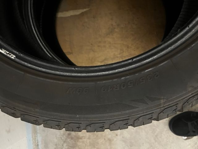 Gomme auto 235/50r19