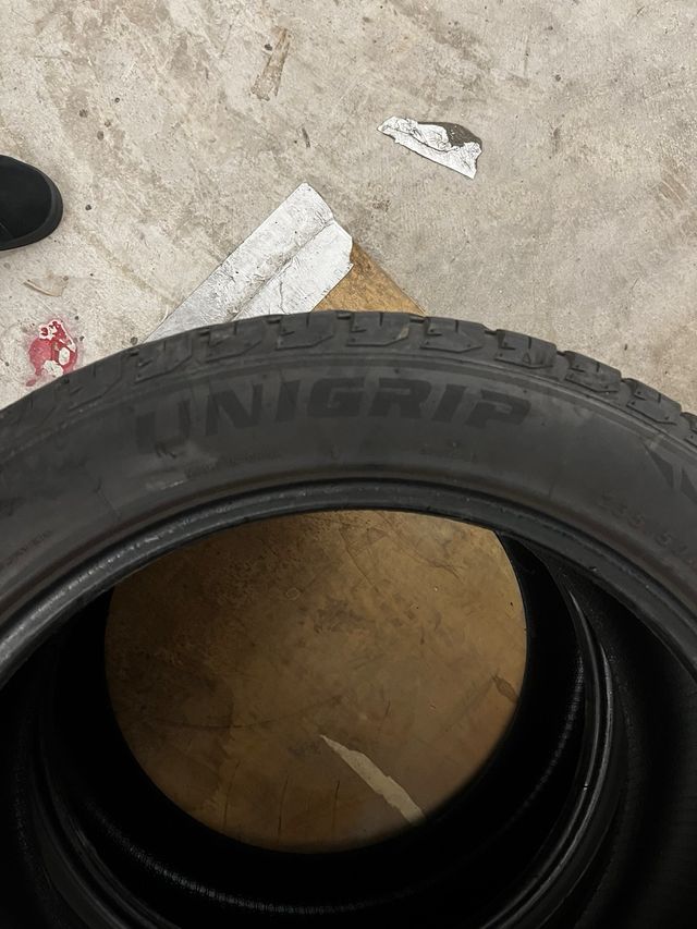 Gomme auto 235/50r19