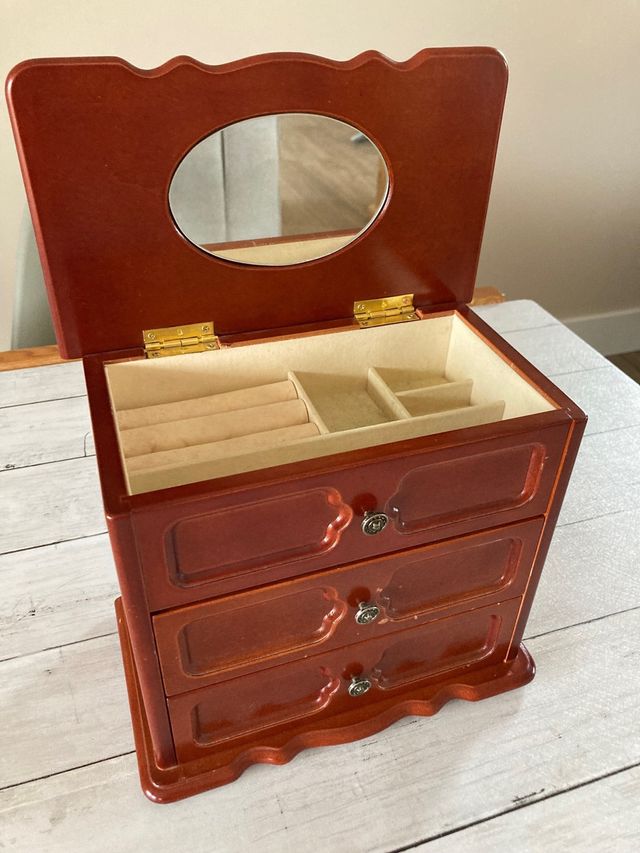 Joyero con caja de música