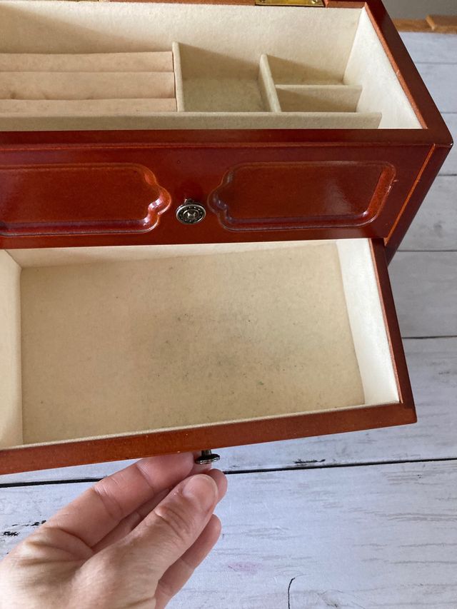 Joyero con caja de música