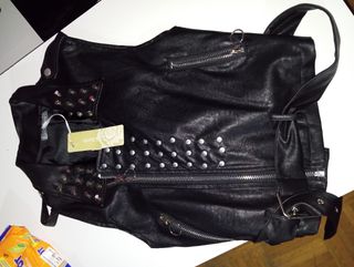 Chaleco  con tachuelas