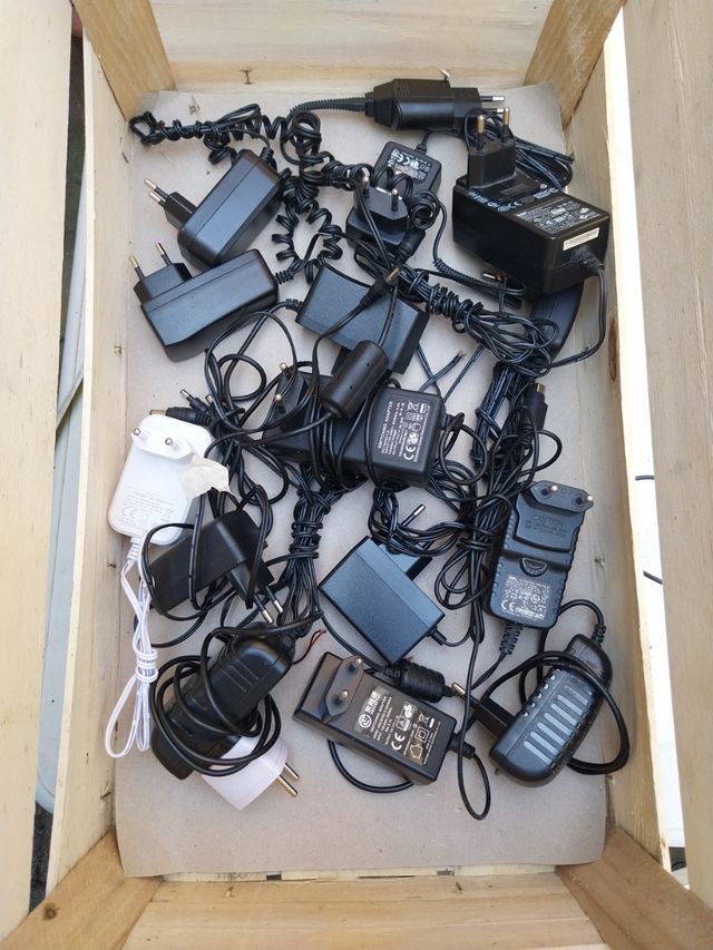 Trasformatori alimentatori 12V 1A 2A