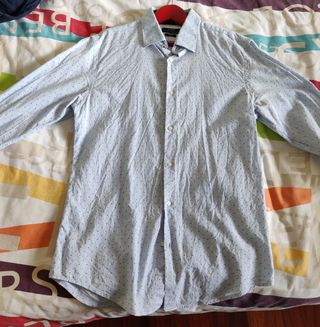 Camisa azul clara de hombre de Zara