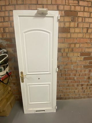 Puerta aluminio entrada casa exterior