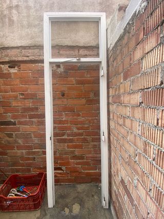 Puerta aluminio entrada casa exterior