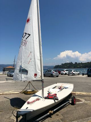 Barco Laser 4.7 vela ligera
