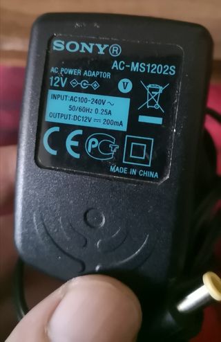Adaptador de corriente Sony AC-MS1202S