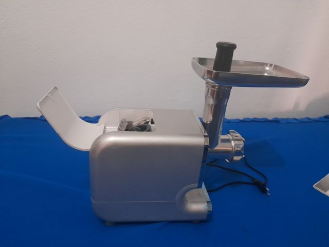 PICADORA DE CARNE ELÉCTRICA MARCA BOMAN