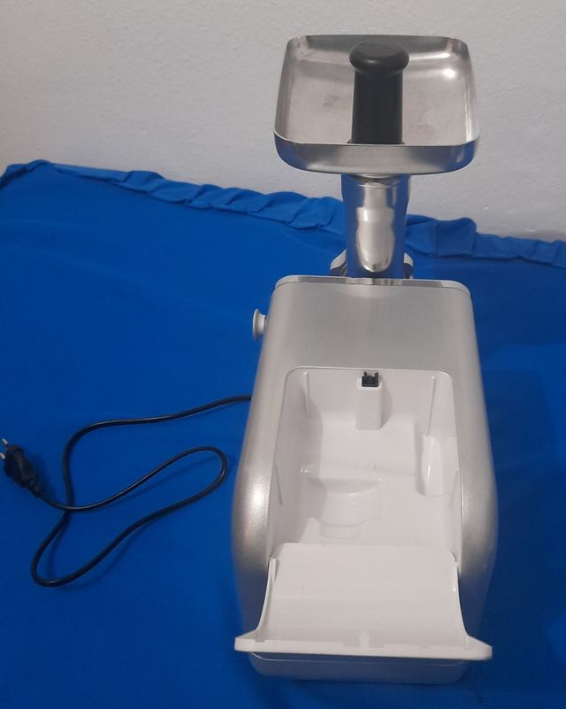 PICADORA DE CARNE ELÉCTRICA MARCA BOMAN